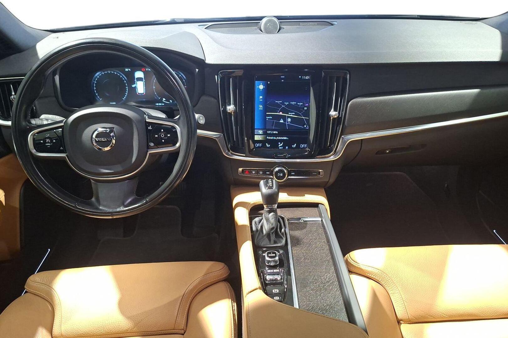 VOLVO V90 Cross Country 2017