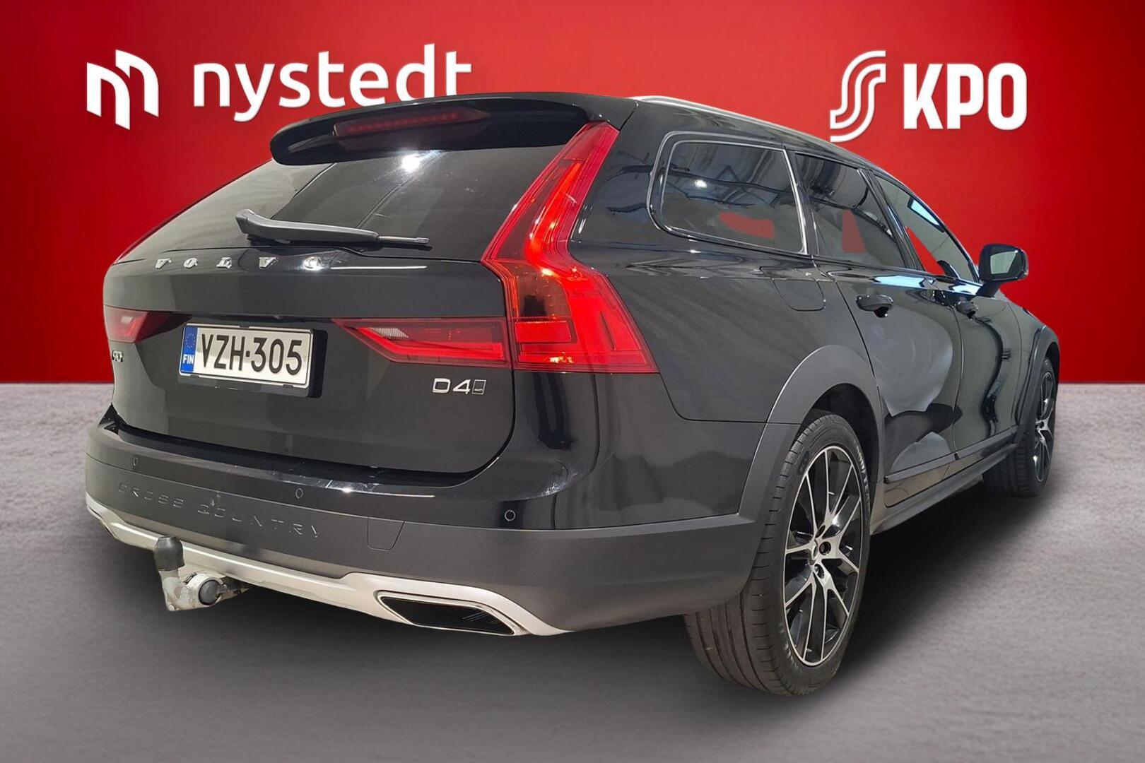 VOLVO V90 Cross Country 2017