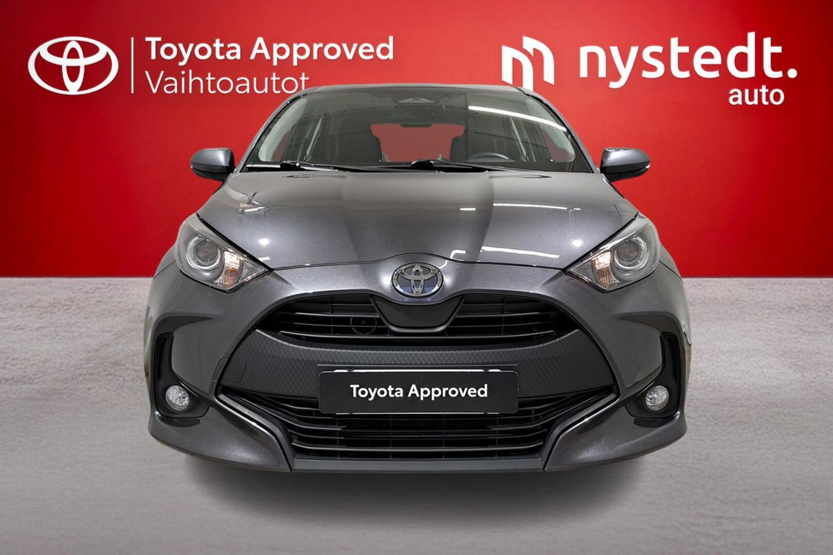 TOYOTA Yaris 2025