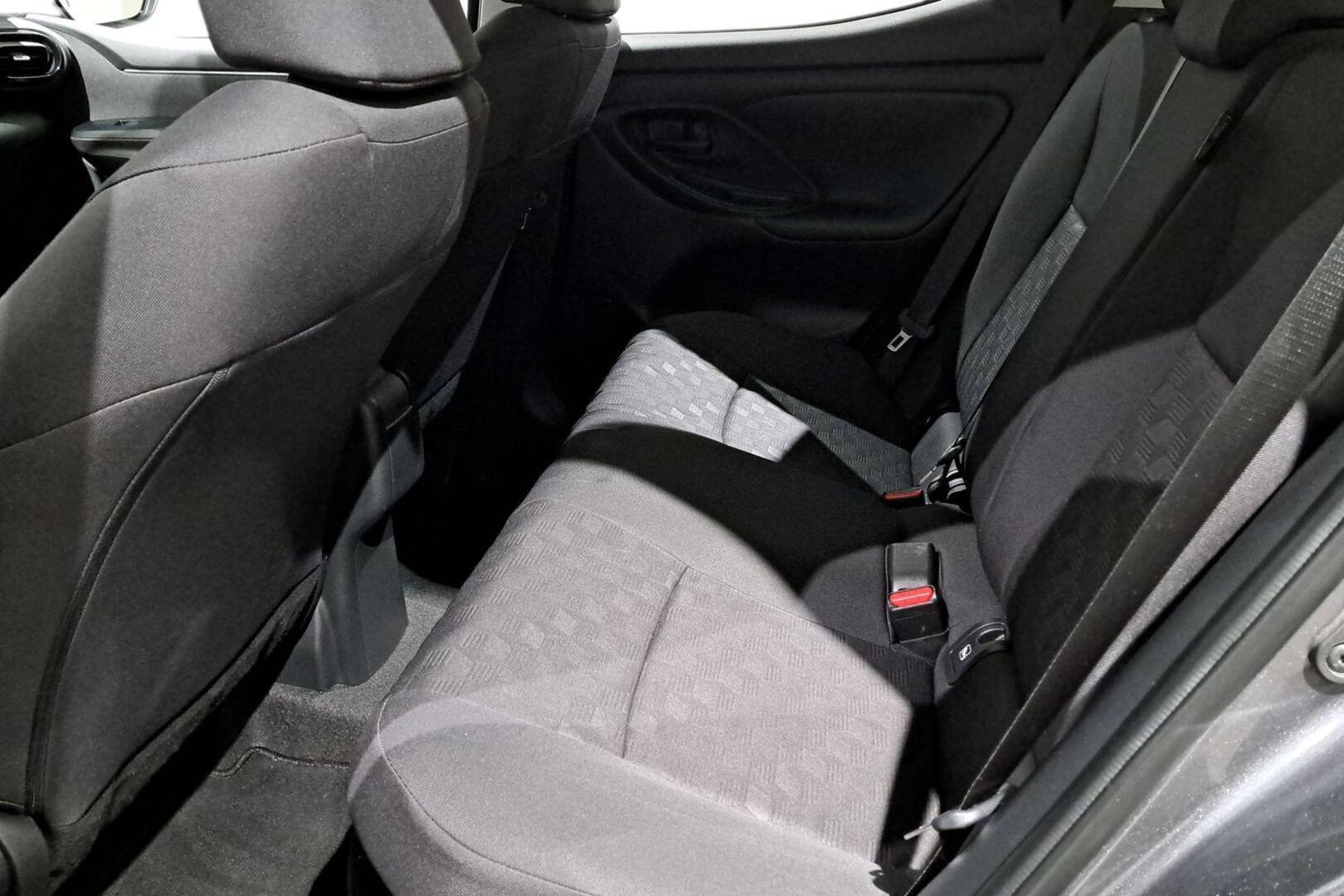 TOYOTA Yaris 2025