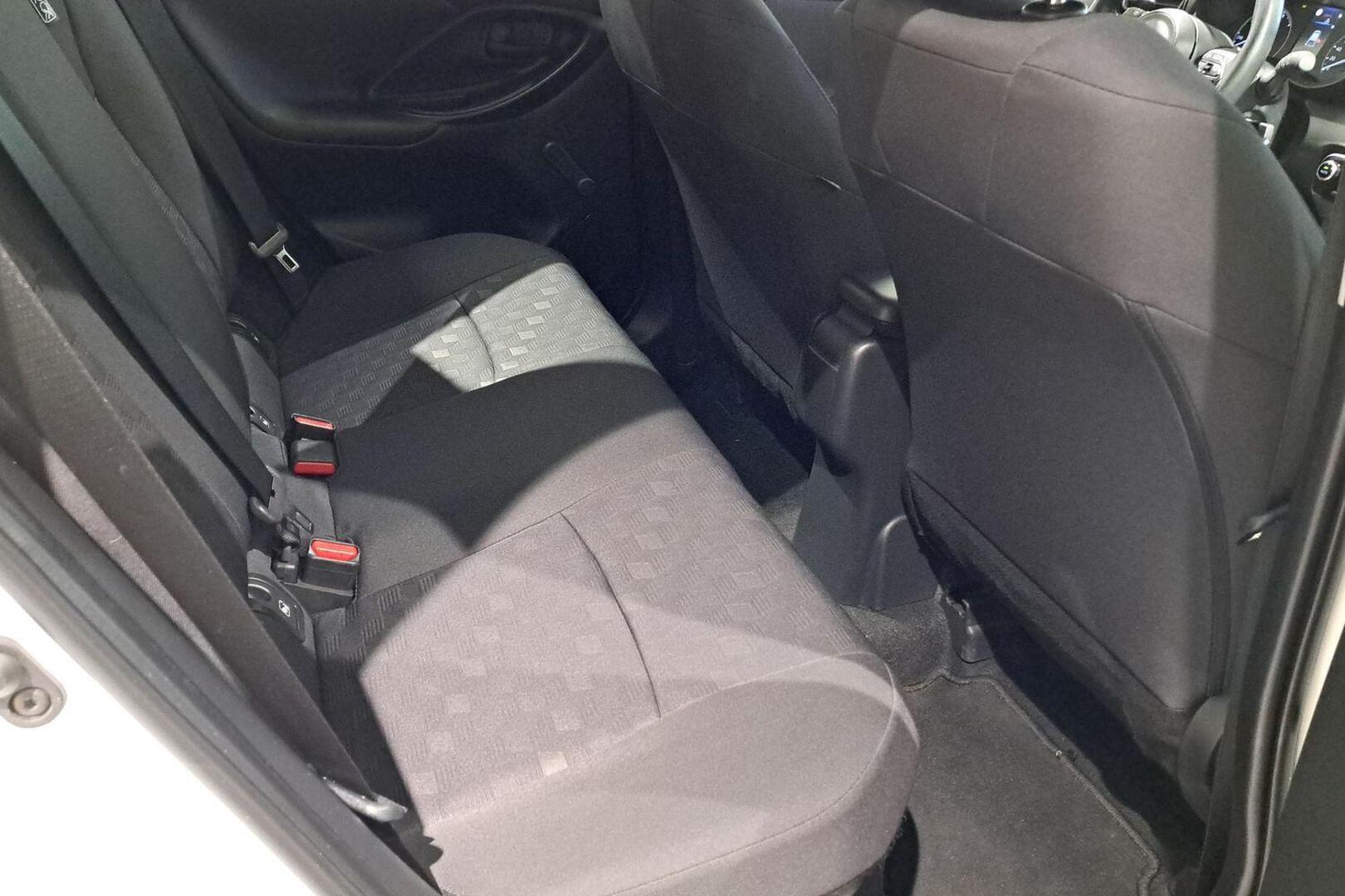 TOYOTA Yaris 2025