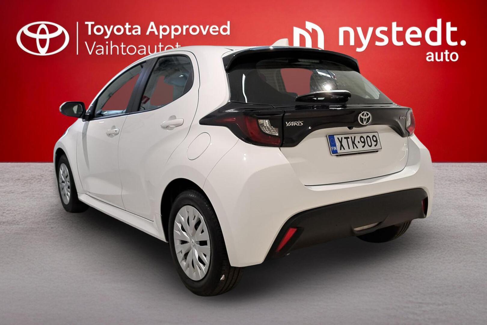 TOYOTA Yaris 2025