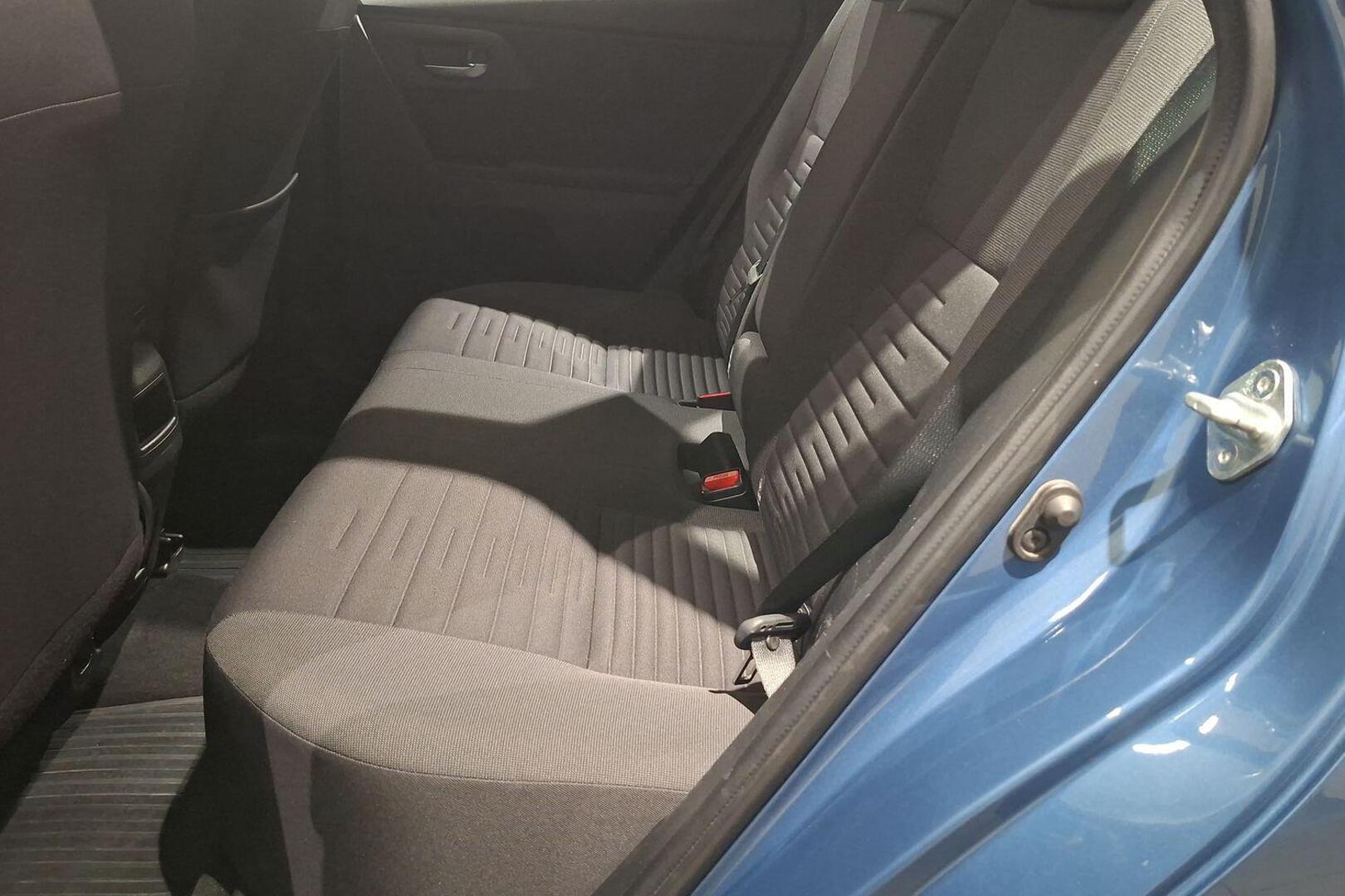 TOYOTA Auris 2015