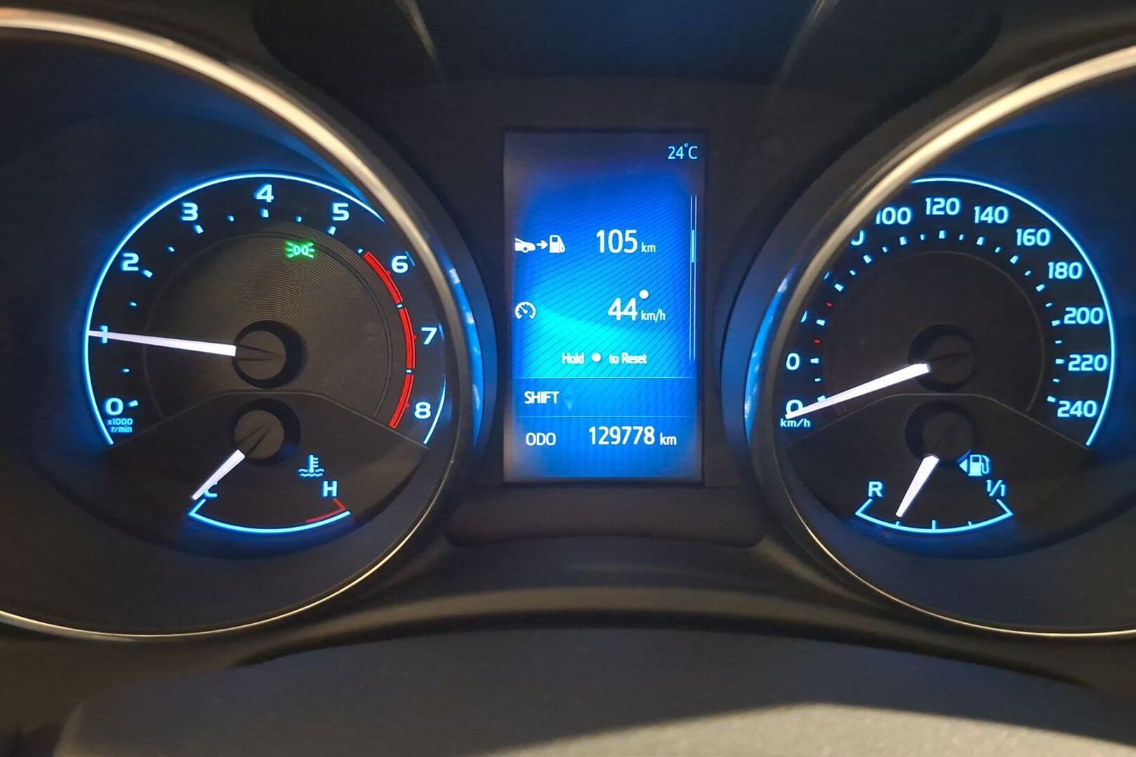 TOYOTA Auris 2015