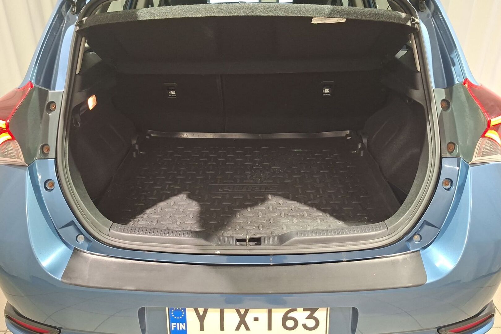 TOYOTA Auris 2015