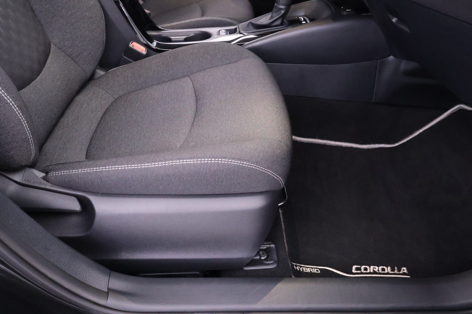 TOYOTA COROLLA 2025
