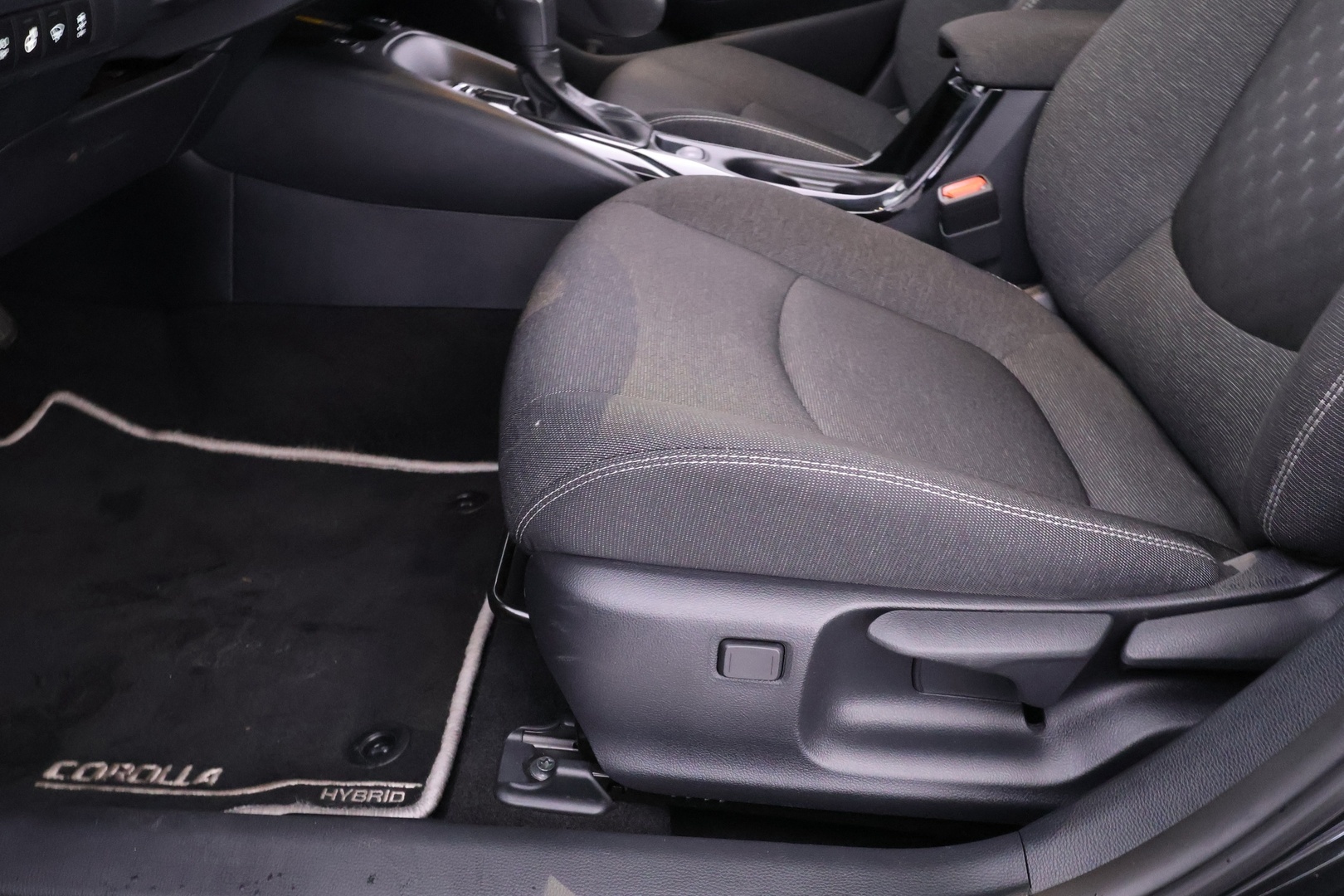 TOYOTA COROLLA 2025