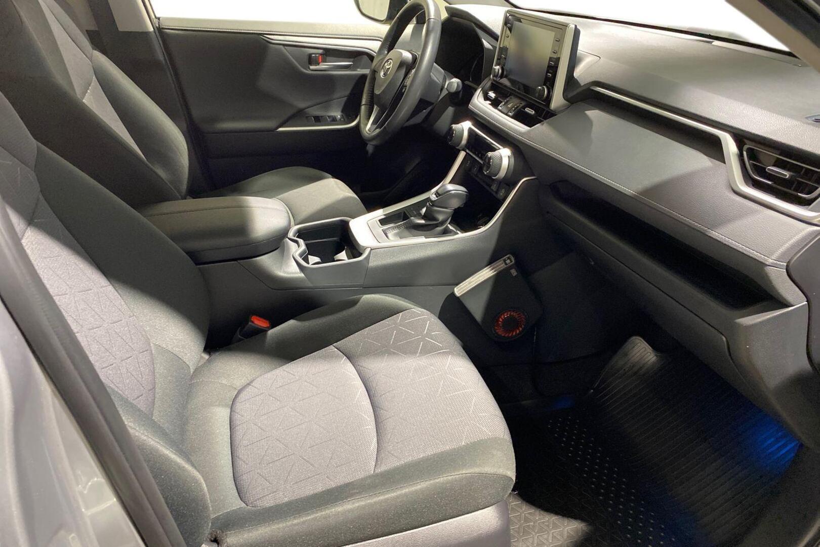 TOYOTA RAV4 2020