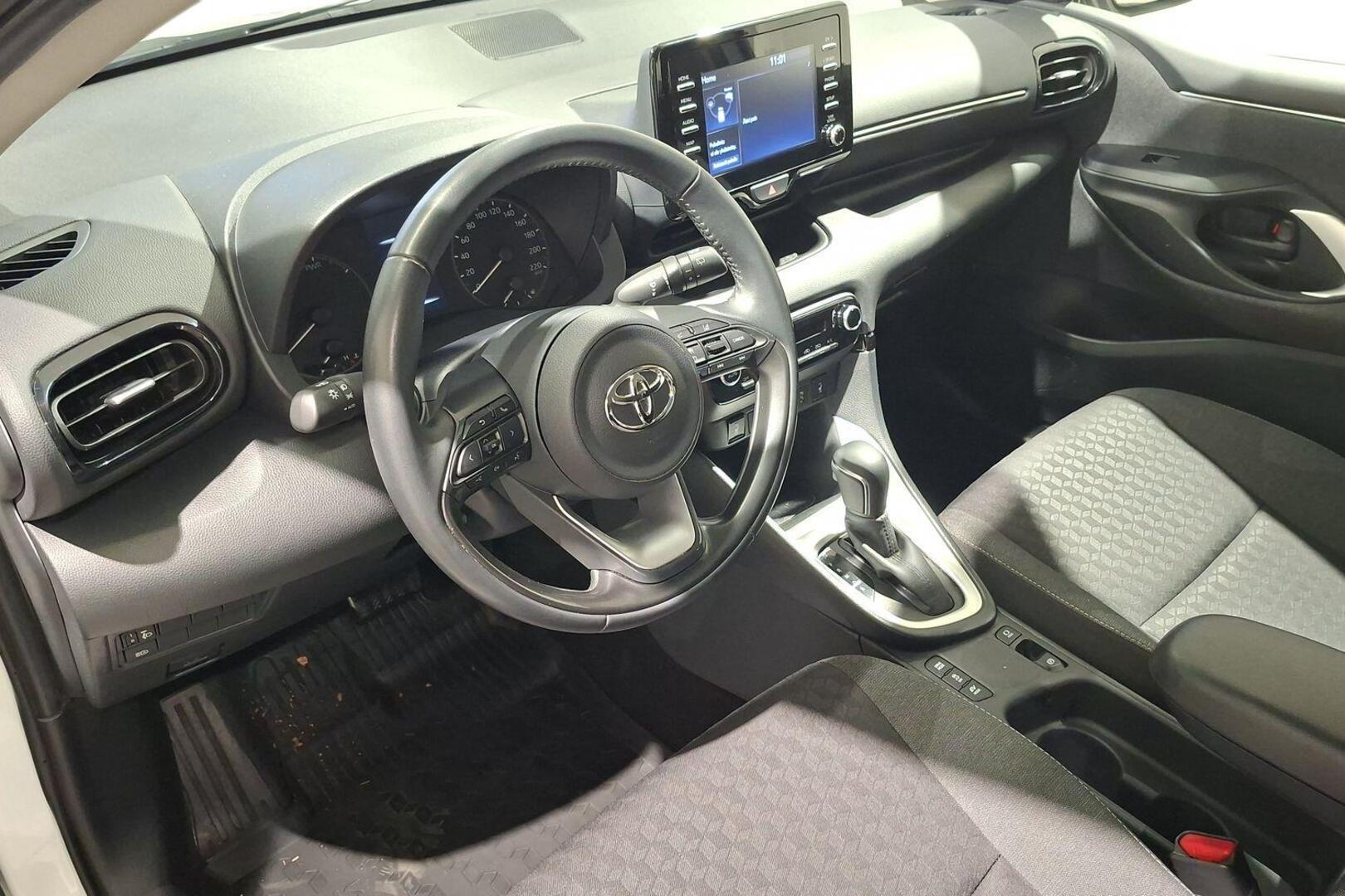 TOYOTA Yaris 2022