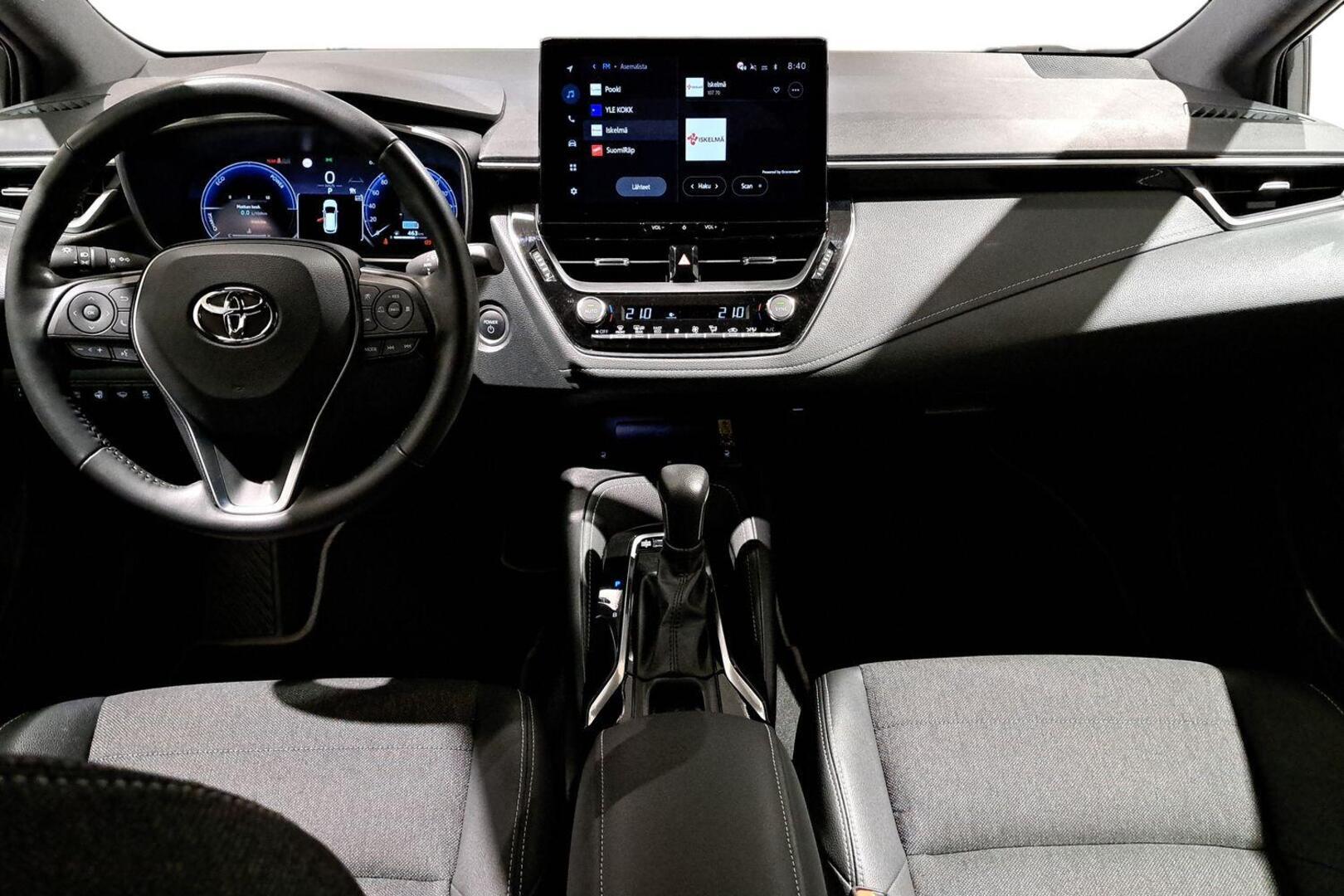 TOYOTA Corolla 2025