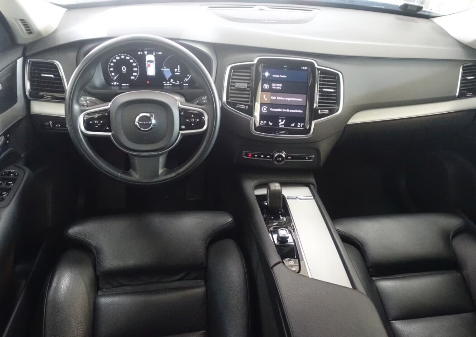 VOLVO XC90 2021