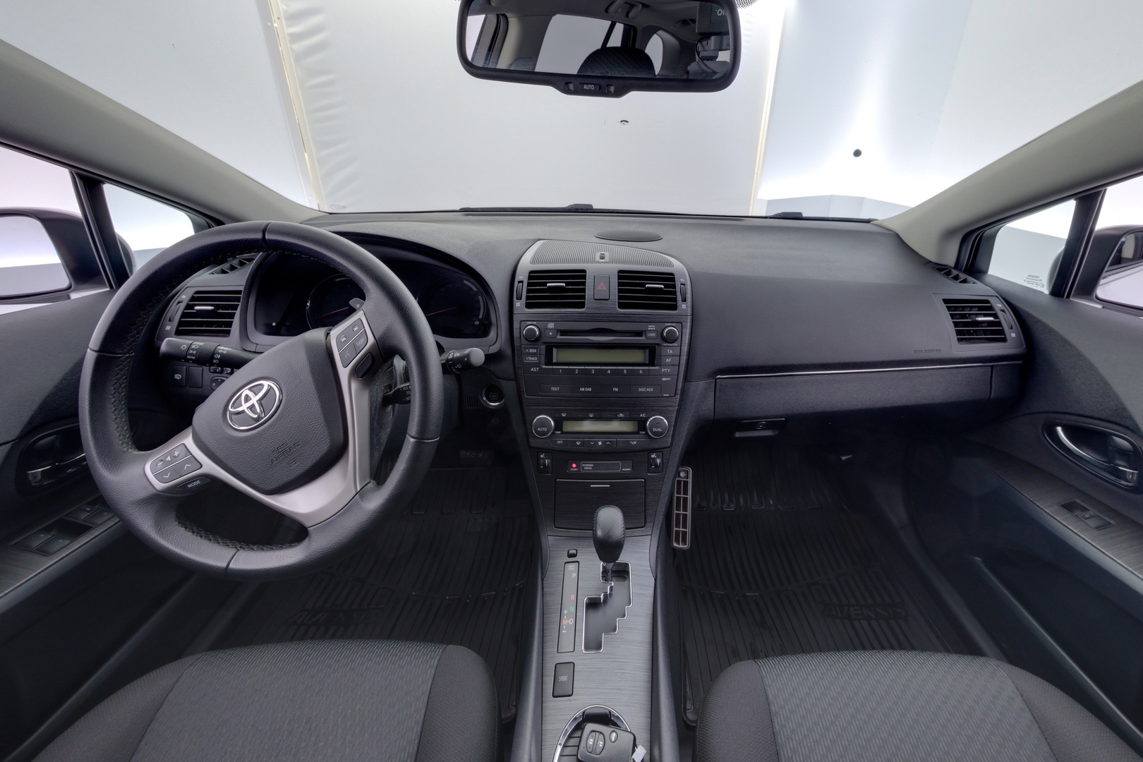 TOYOTA Avensis 10