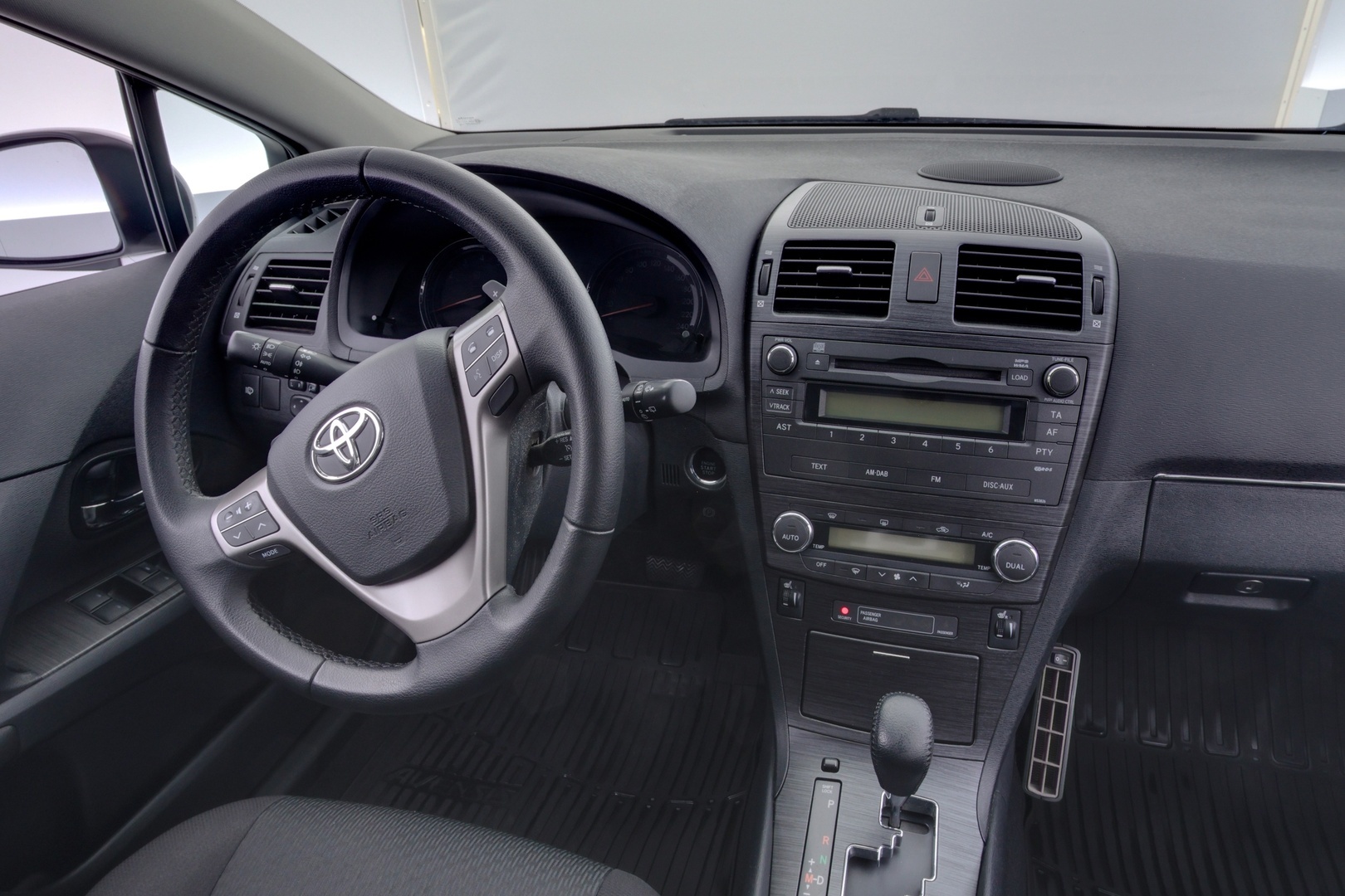 TOYOTA Avensis 11