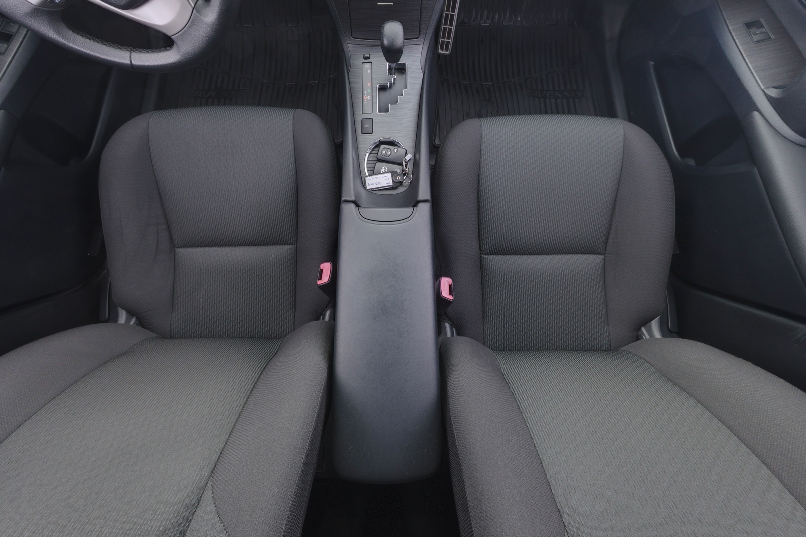 TOYOTA Avensis 12