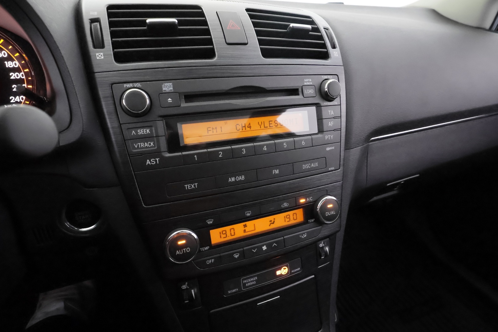 TOYOTA Avensis 19