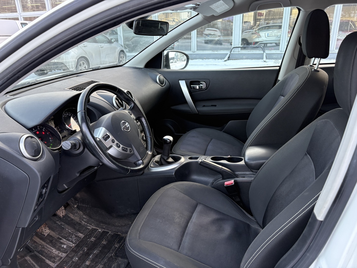 NISSAN Qashqai 2012