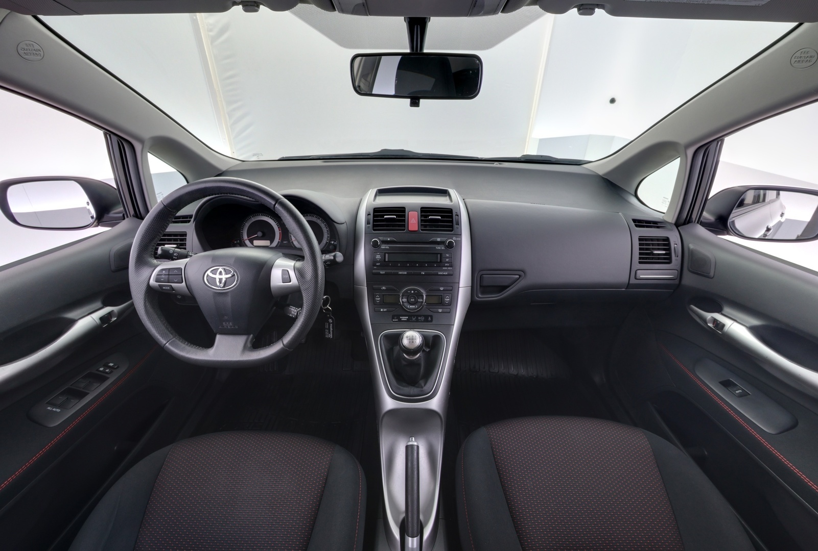 TOYOTA Auris 2012