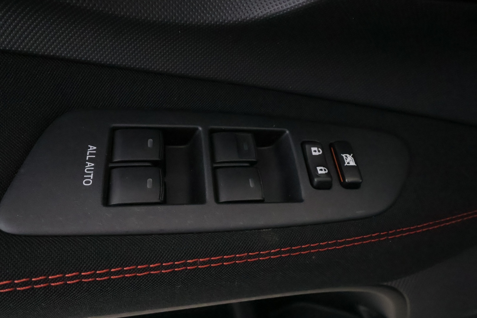 TOYOTA Auris 2012