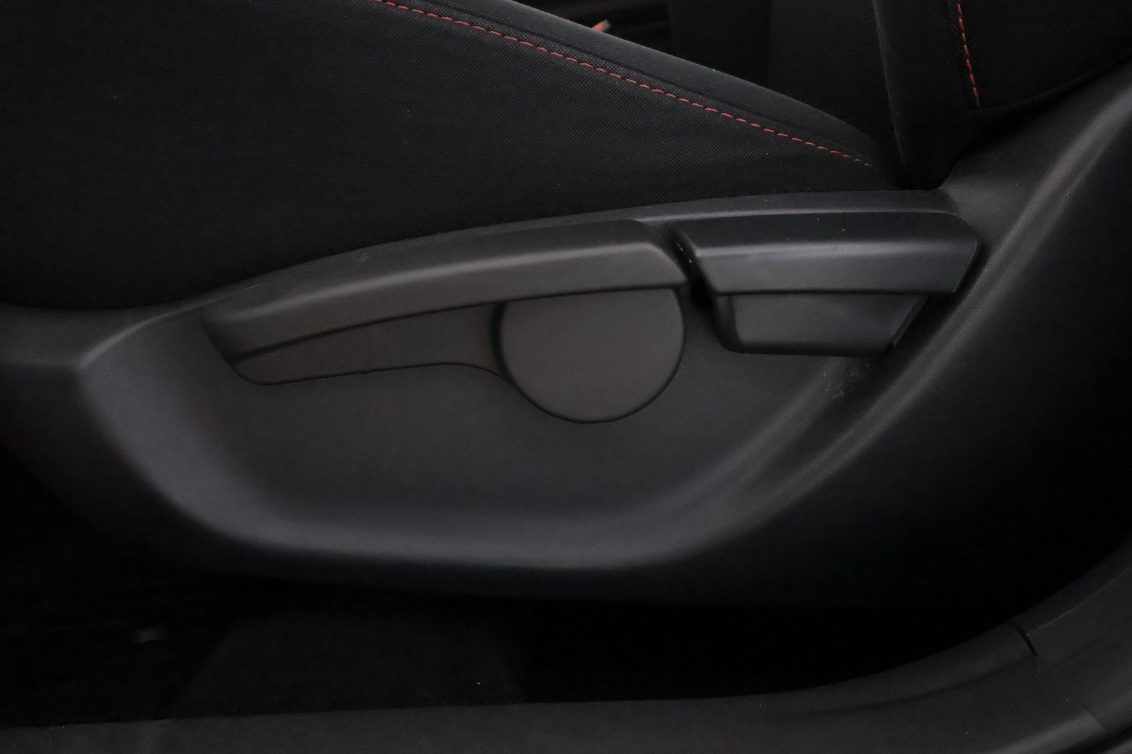 TOYOTA Auris 2012