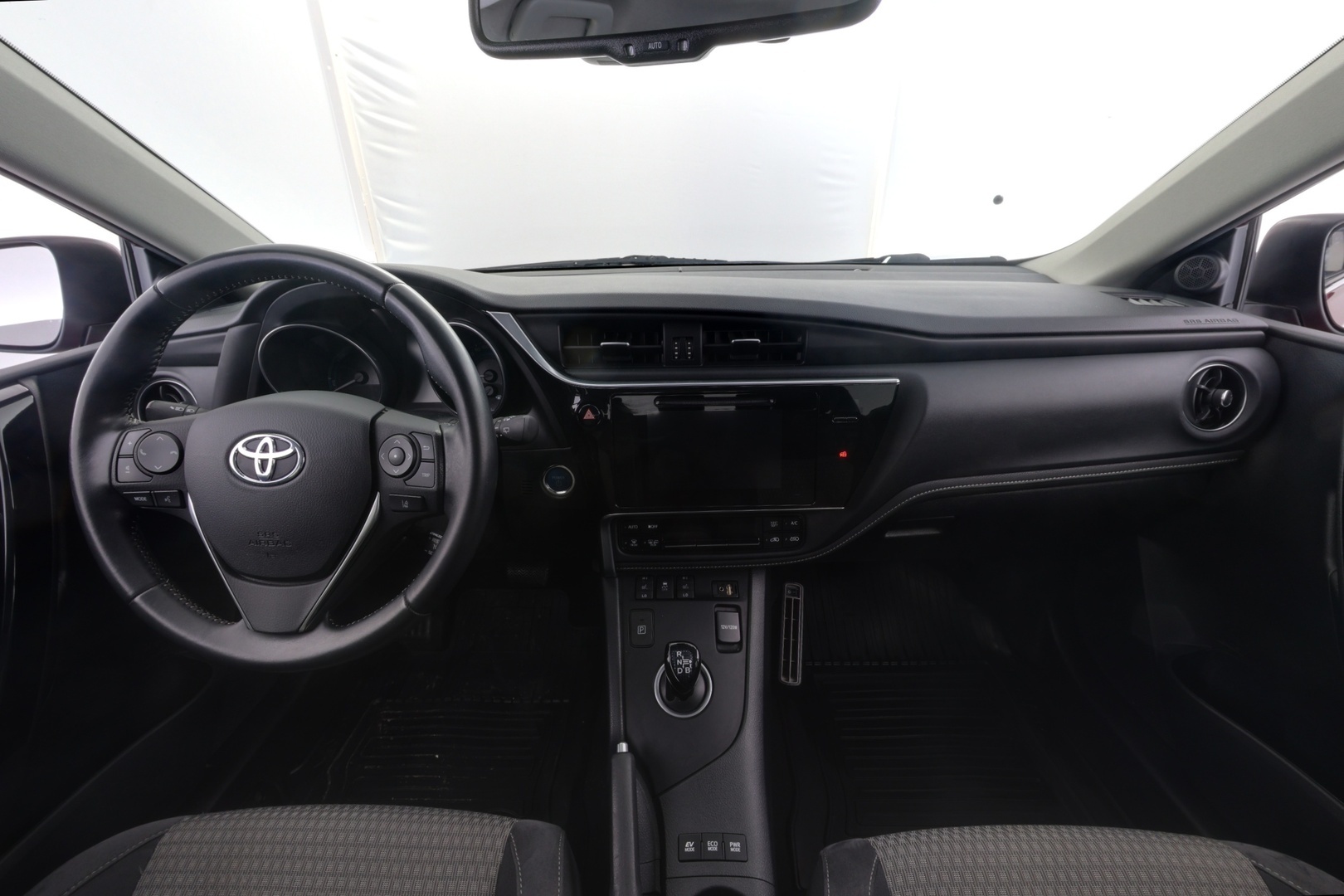 TOYOTA Auris 2017