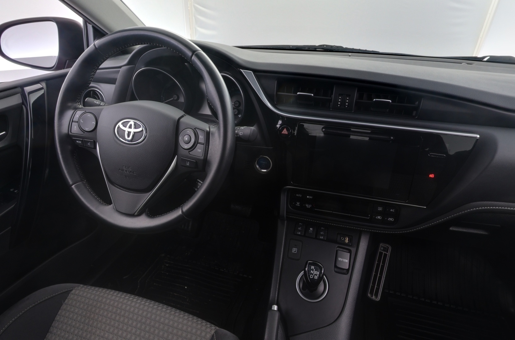 TOYOTA Auris 2017