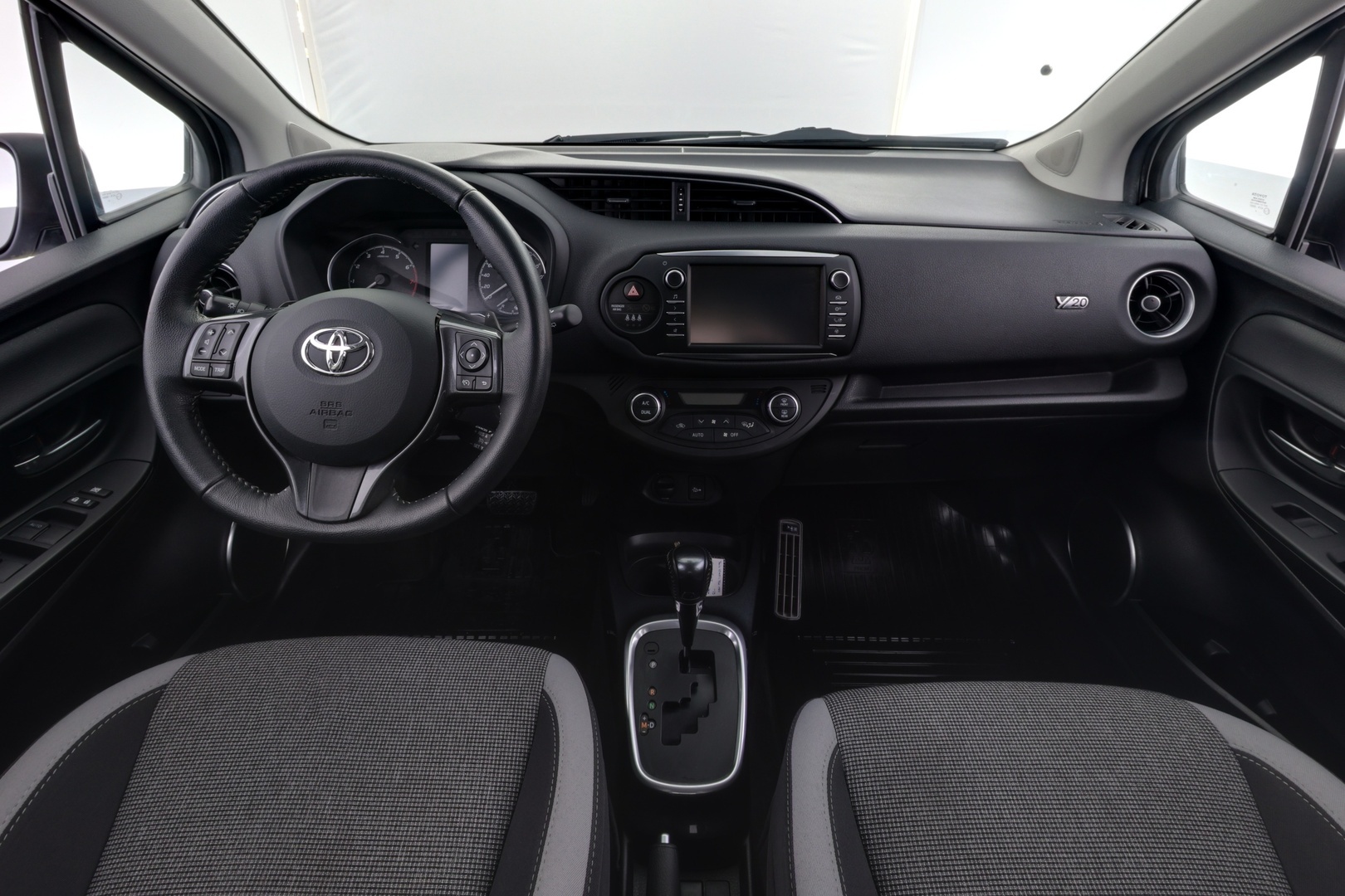 TOYOTA Yaris 2019