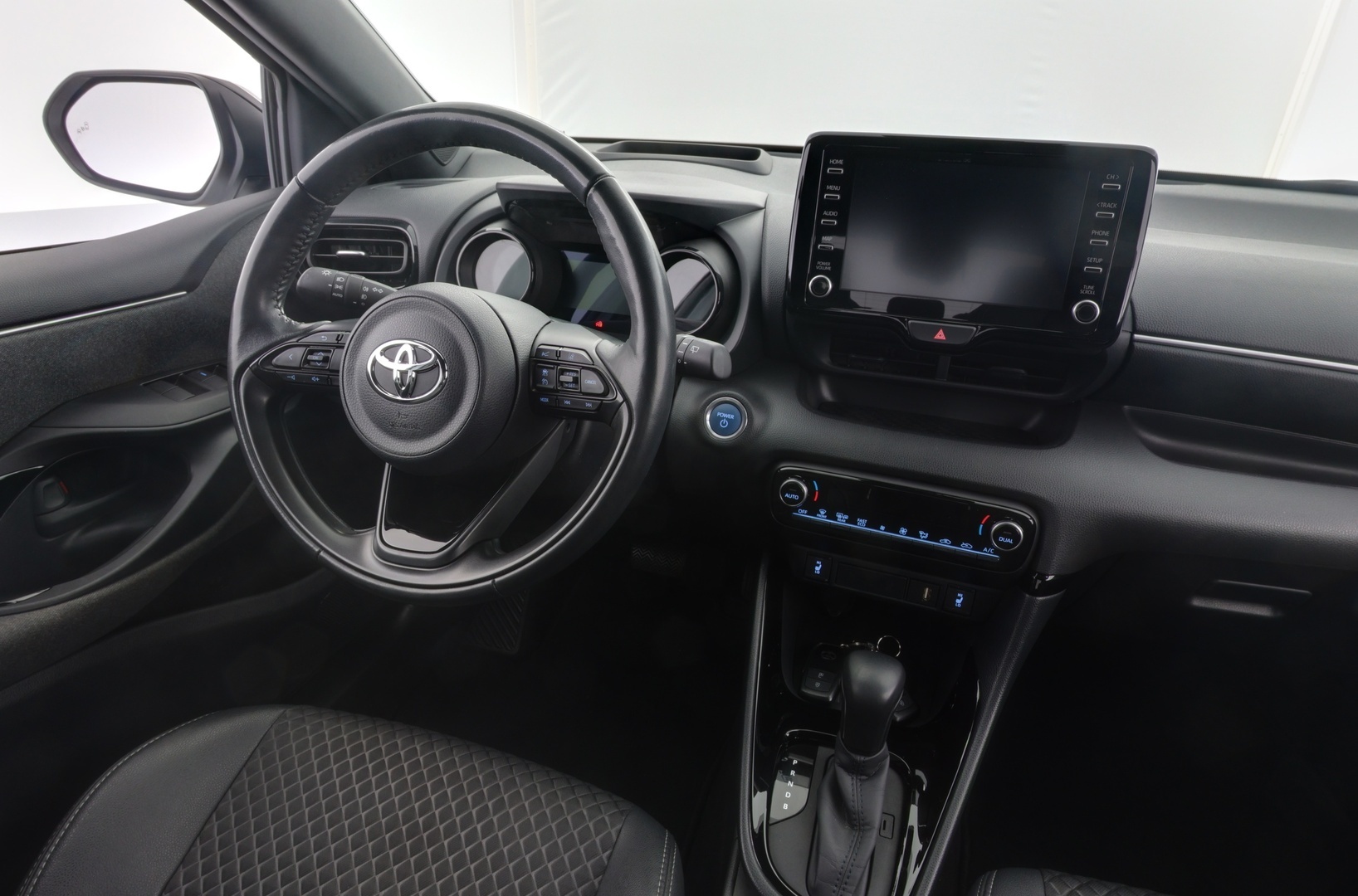 TOYOTA Yaris 2021