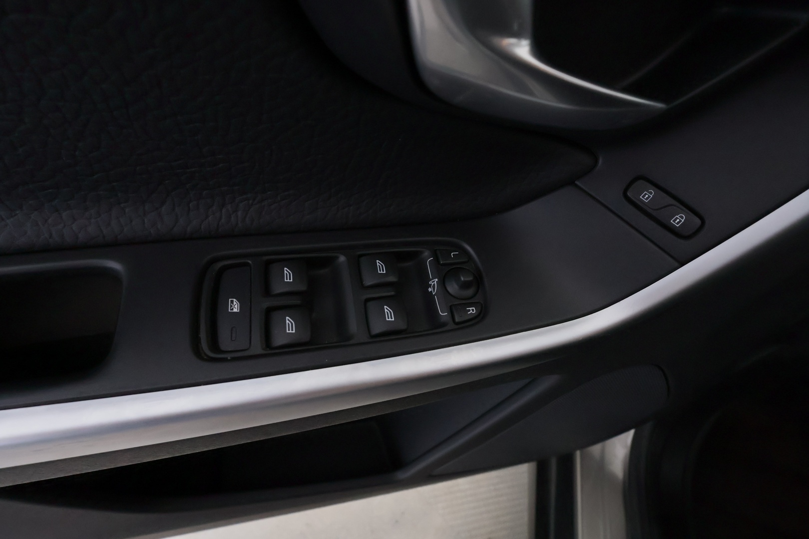 VOLVO XC60 2011