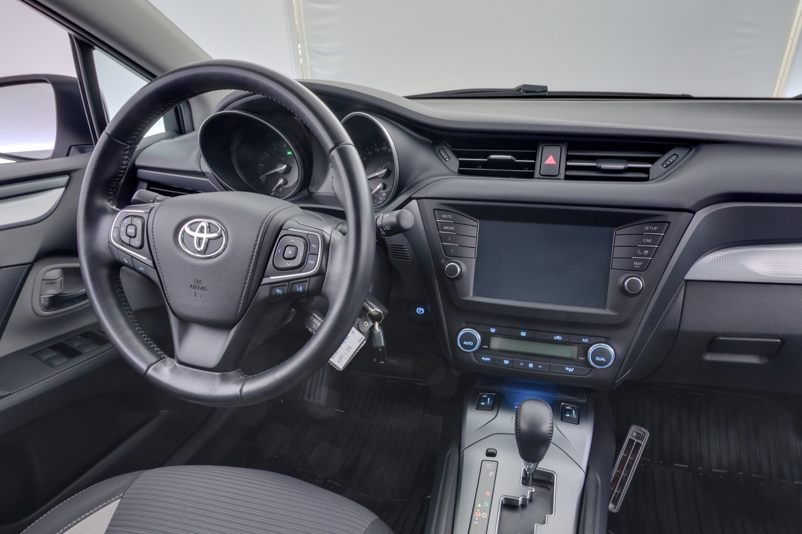 TOYOTA Avensis 2018