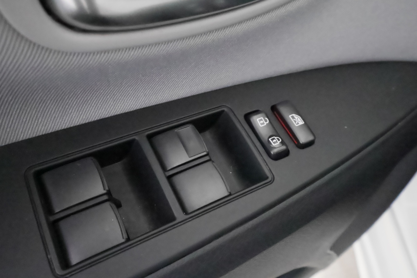 TOYOTA Avensis 2018