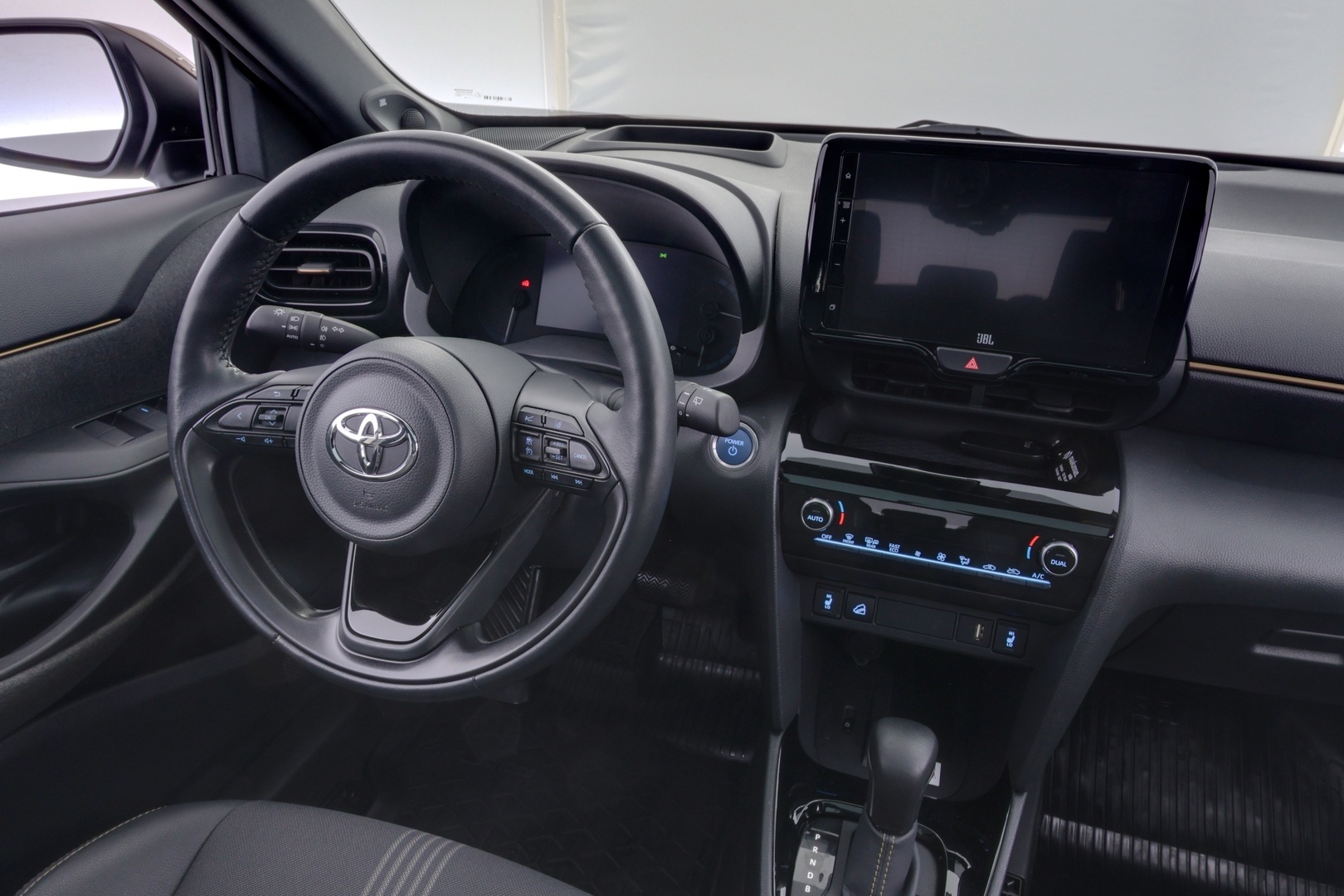 TOYOTA Yaris Cross 2022