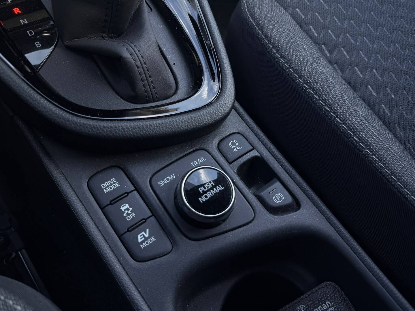 TOYOTA Yaris Cross 5