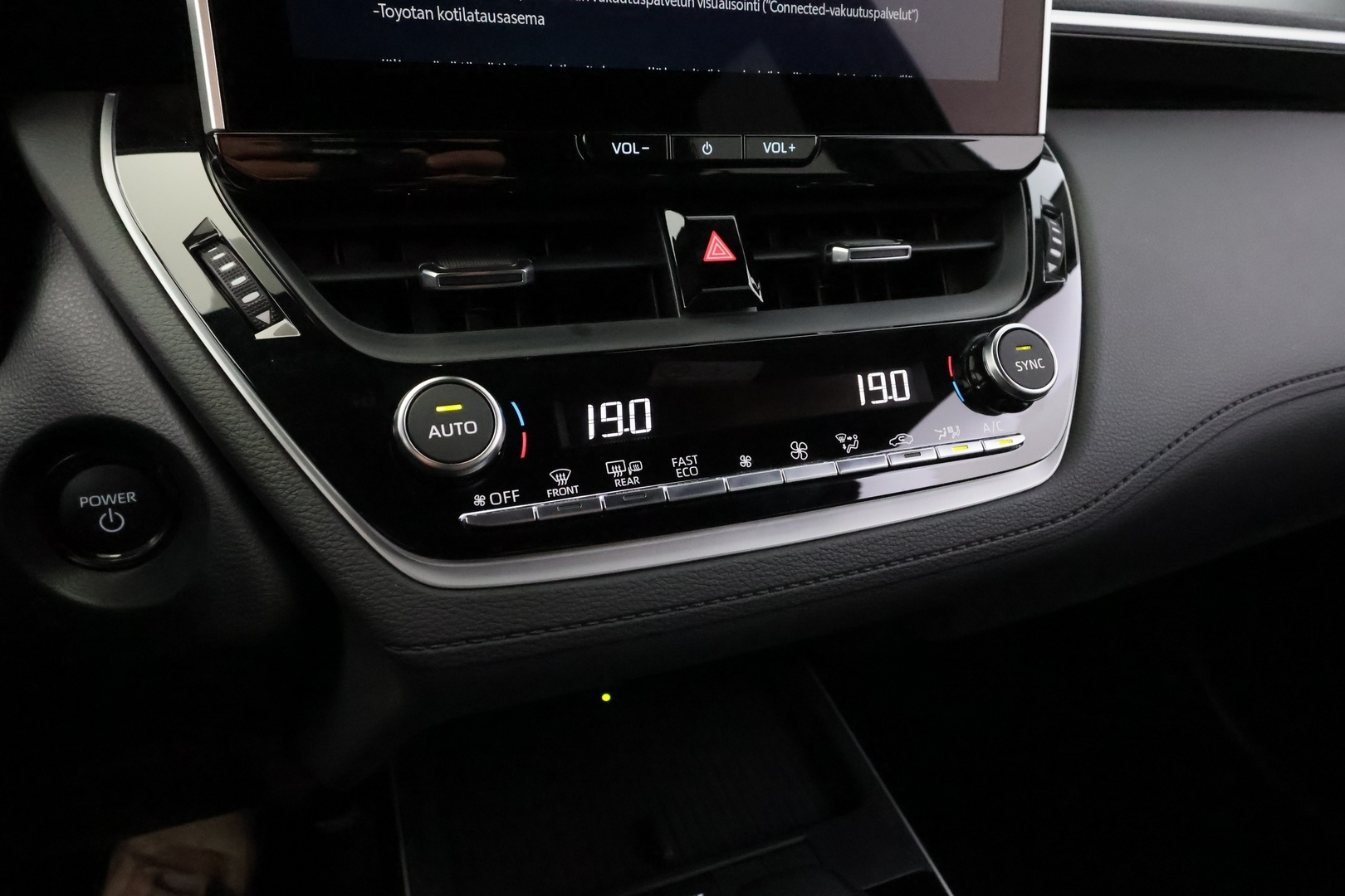 TOYOTA Corolla Cross 2026