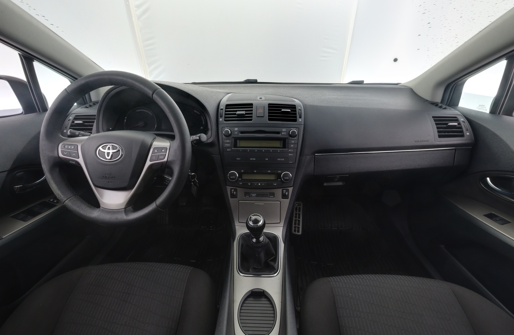 TOYOTA Avensis 2011