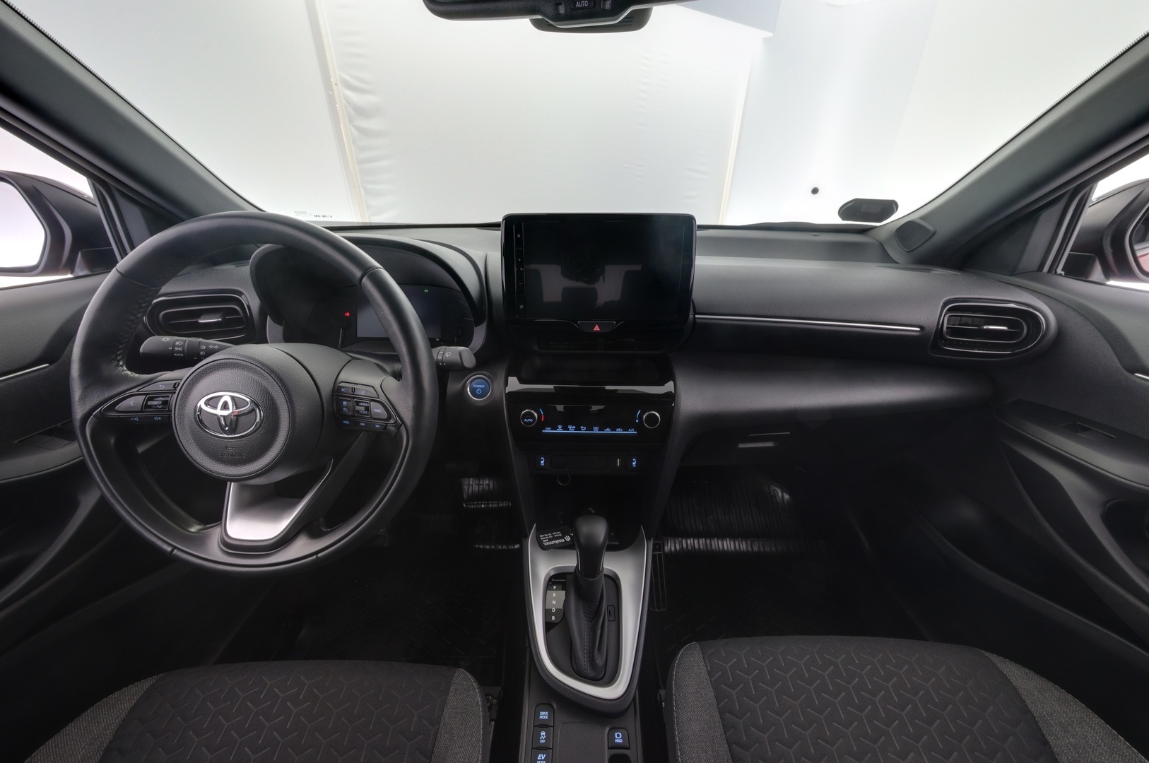 TOYOTA Yaris Cross 2023