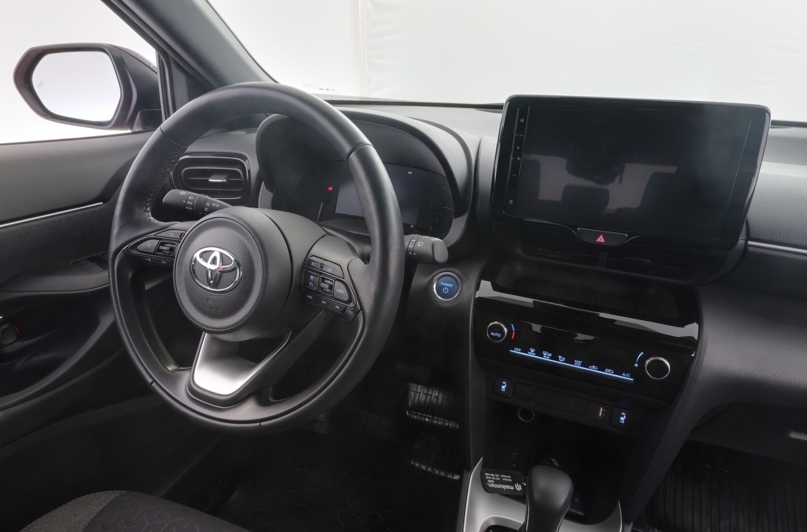 TOYOTA Yaris Cross 2023