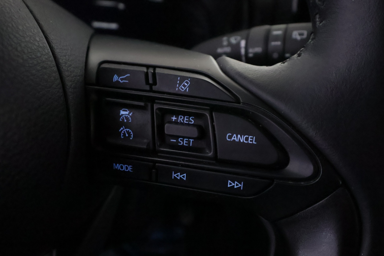 TOYOTA Yaris Cross 2023