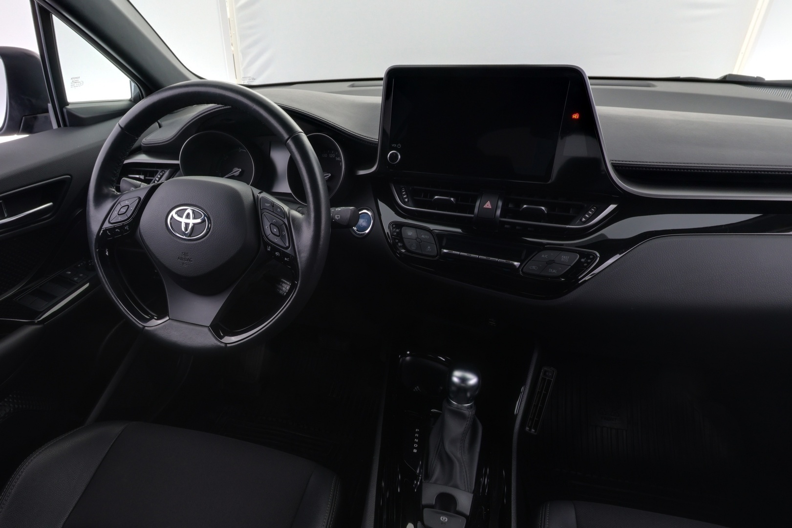 TOYOTA C-HR 2023