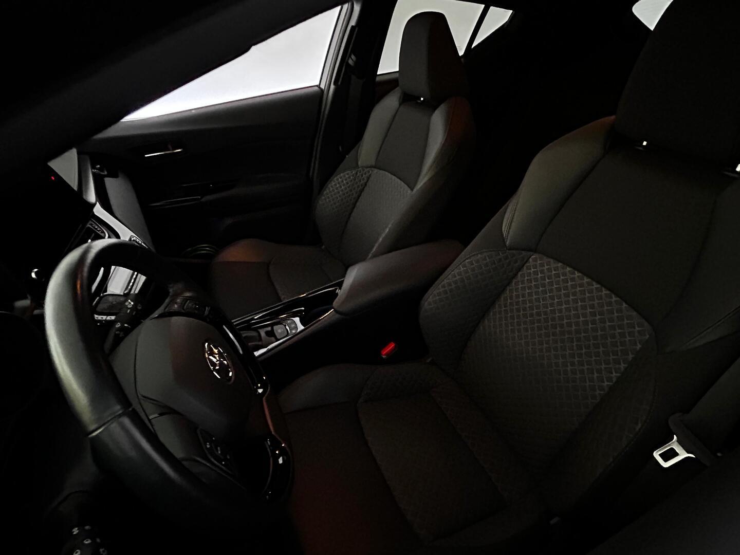 TOYOTA C-HR 2023