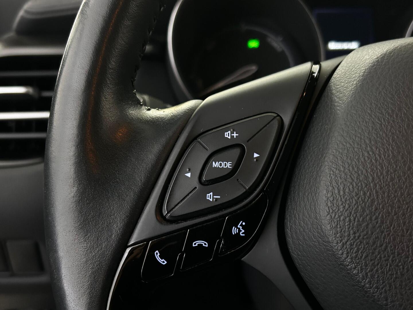 TOYOTA C-HR 2023
