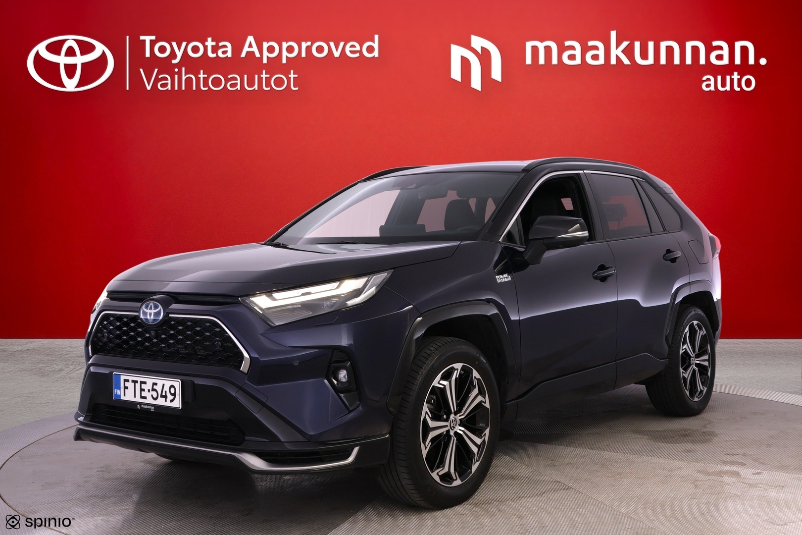 TOYOTA RAV4 PLUG-IN 1