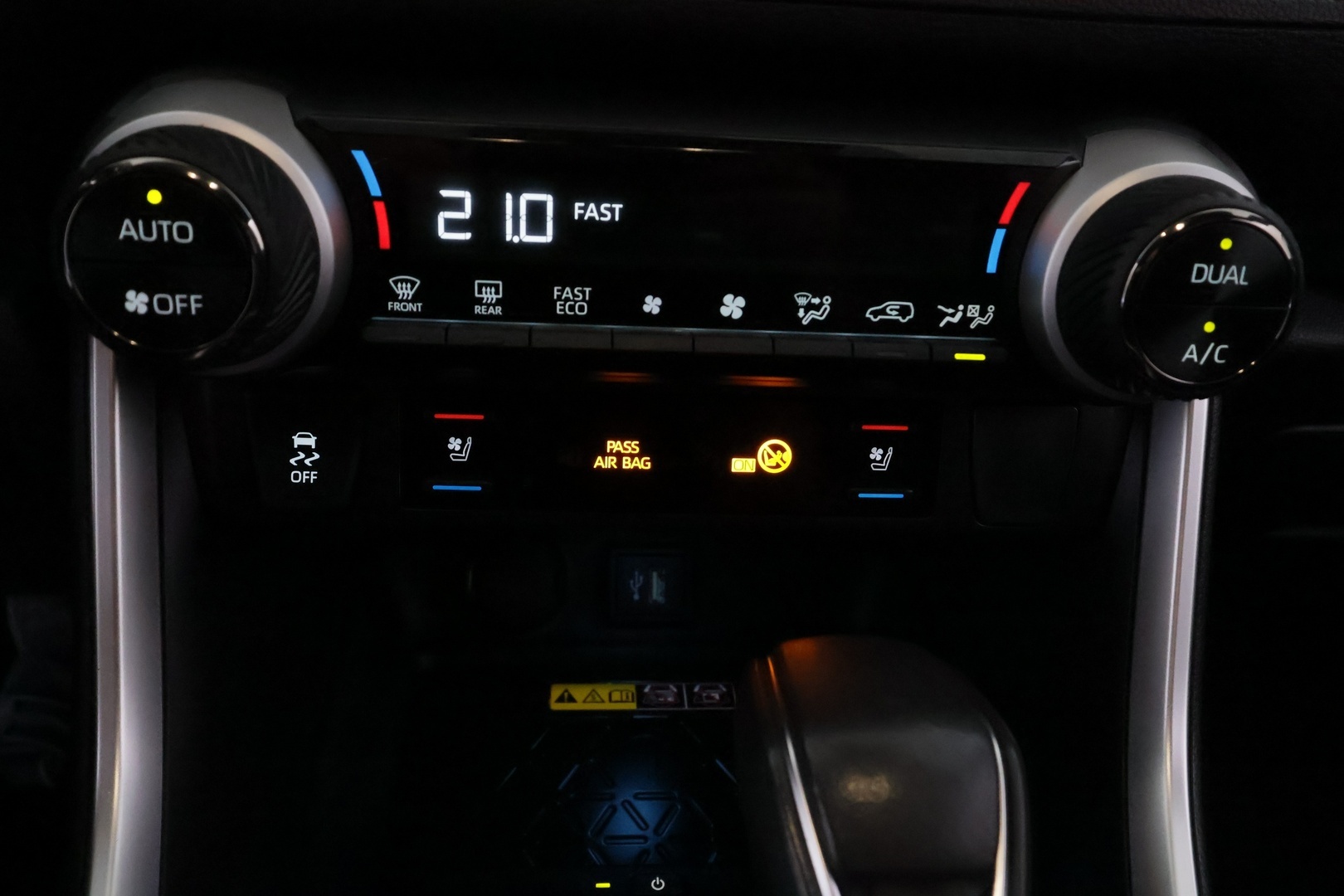 TOYOTA RAV4 PLUG-IN 22