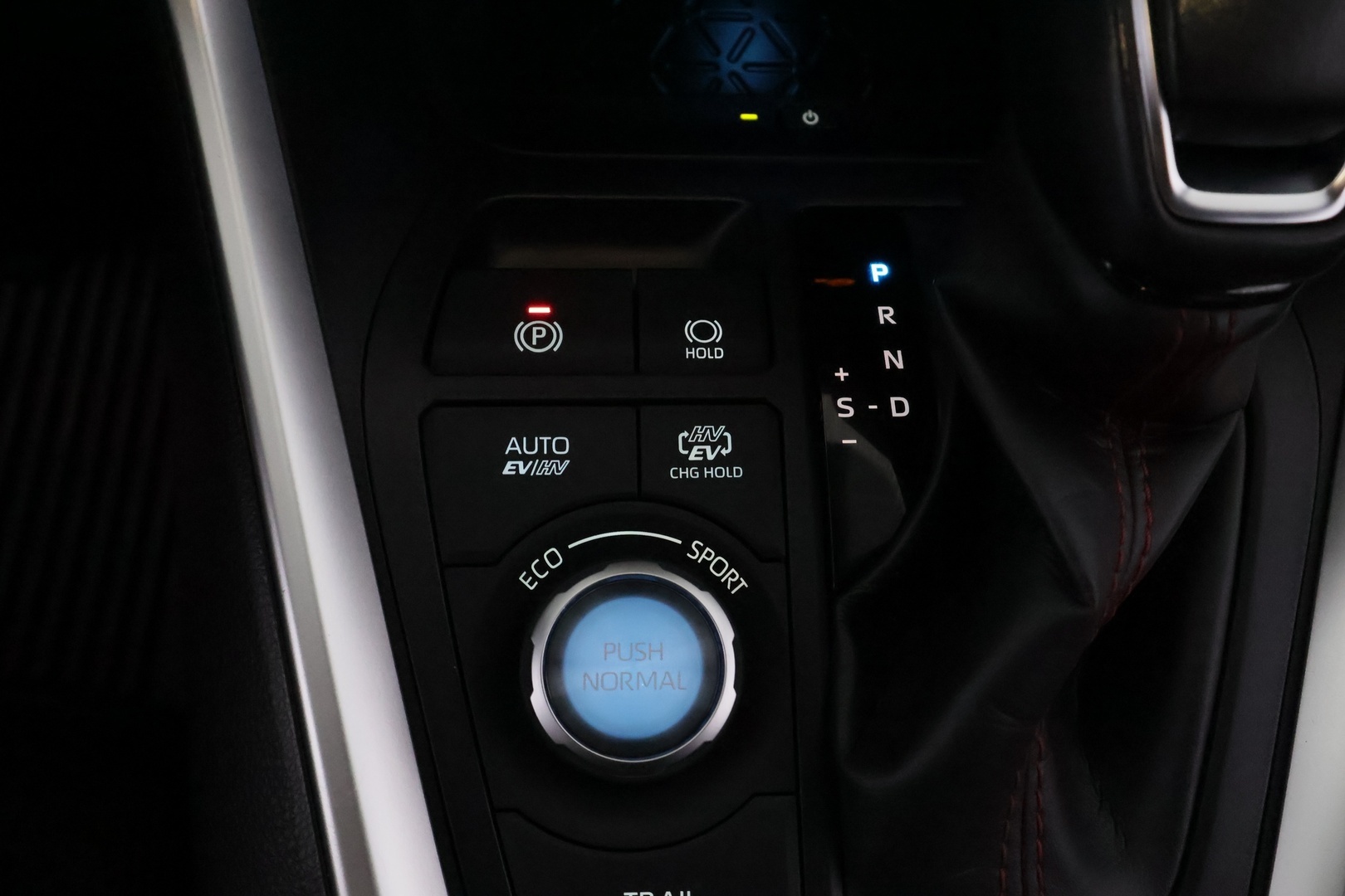 TOYOTA RAV4 PLUG-IN 24