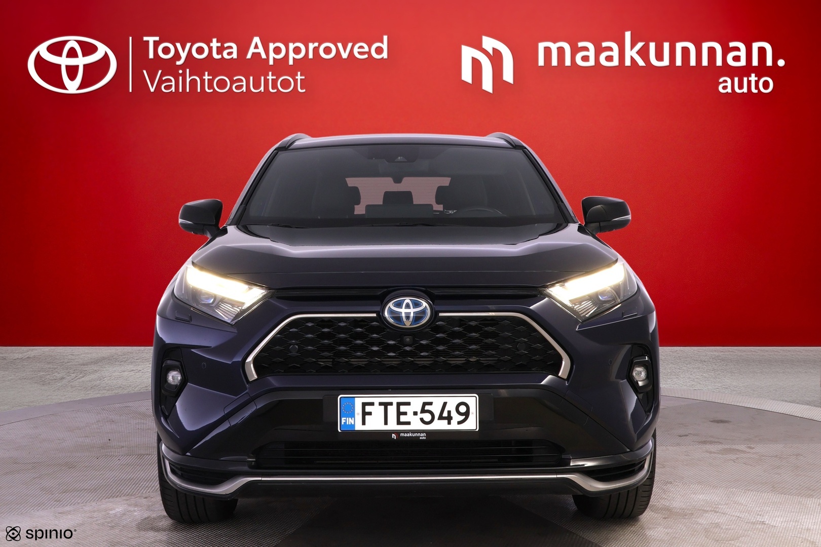 TOYOTA RAV4 PLUG-IN 8