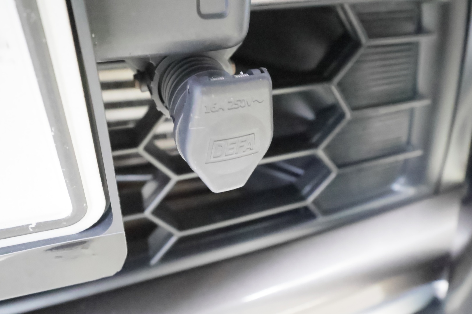 MITSUBISHI L200 2016