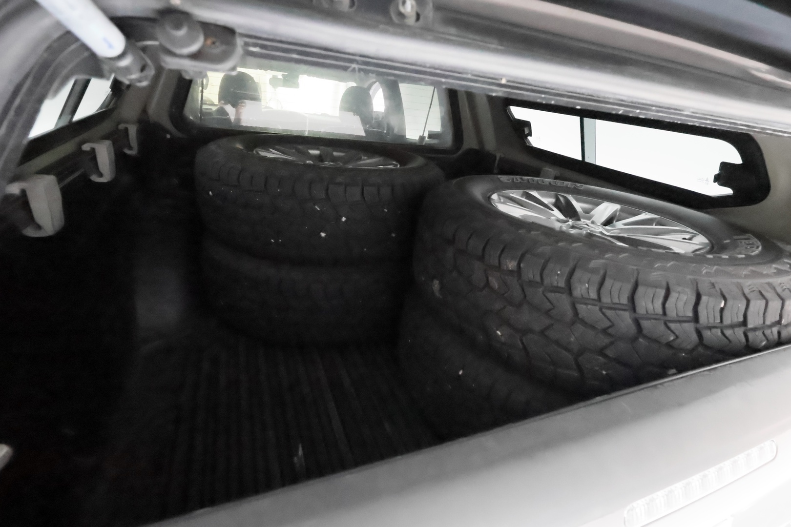 MITSUBISHI L200 2016