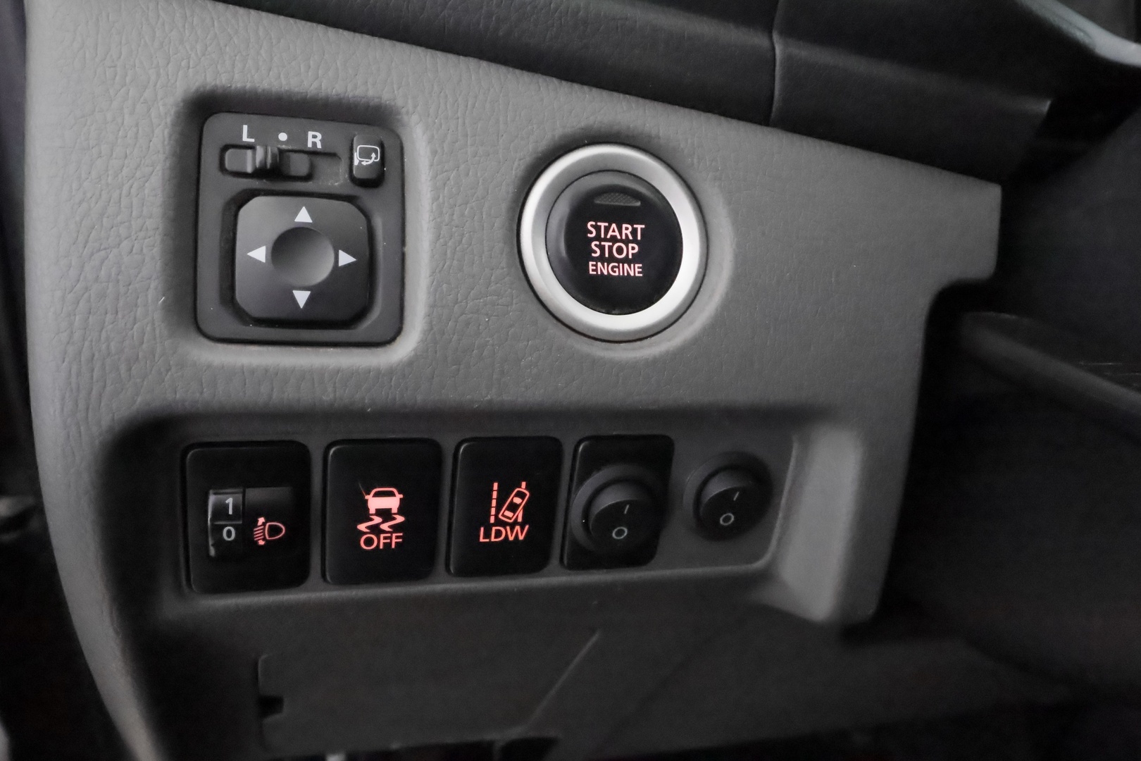 MITSUBISHI L200 2016