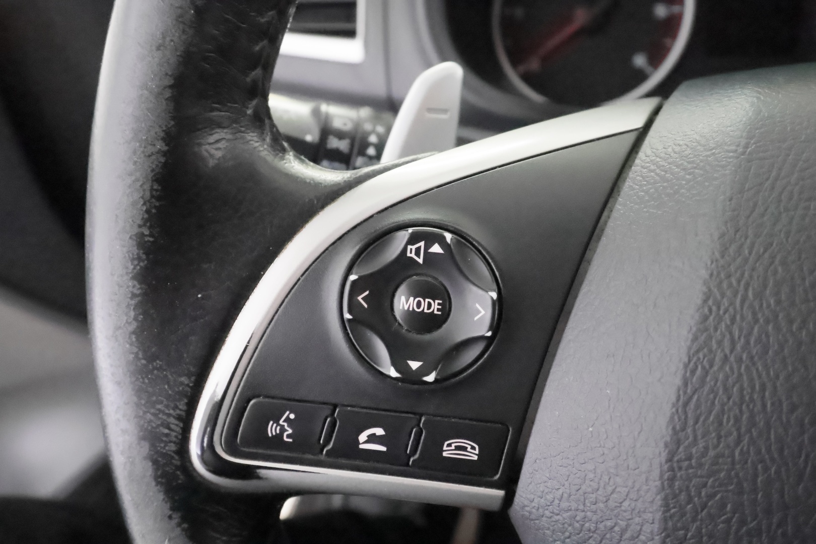 MITSUBISHI L200 2016