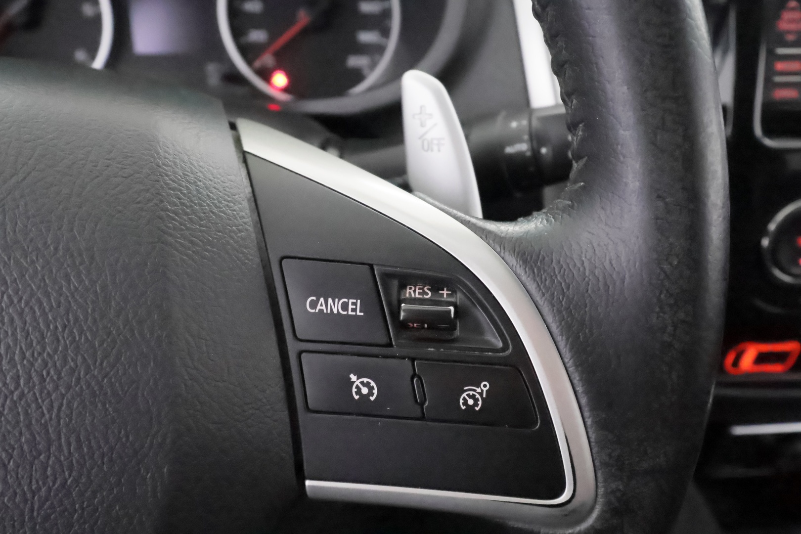 MITSUBISHI L200 2016