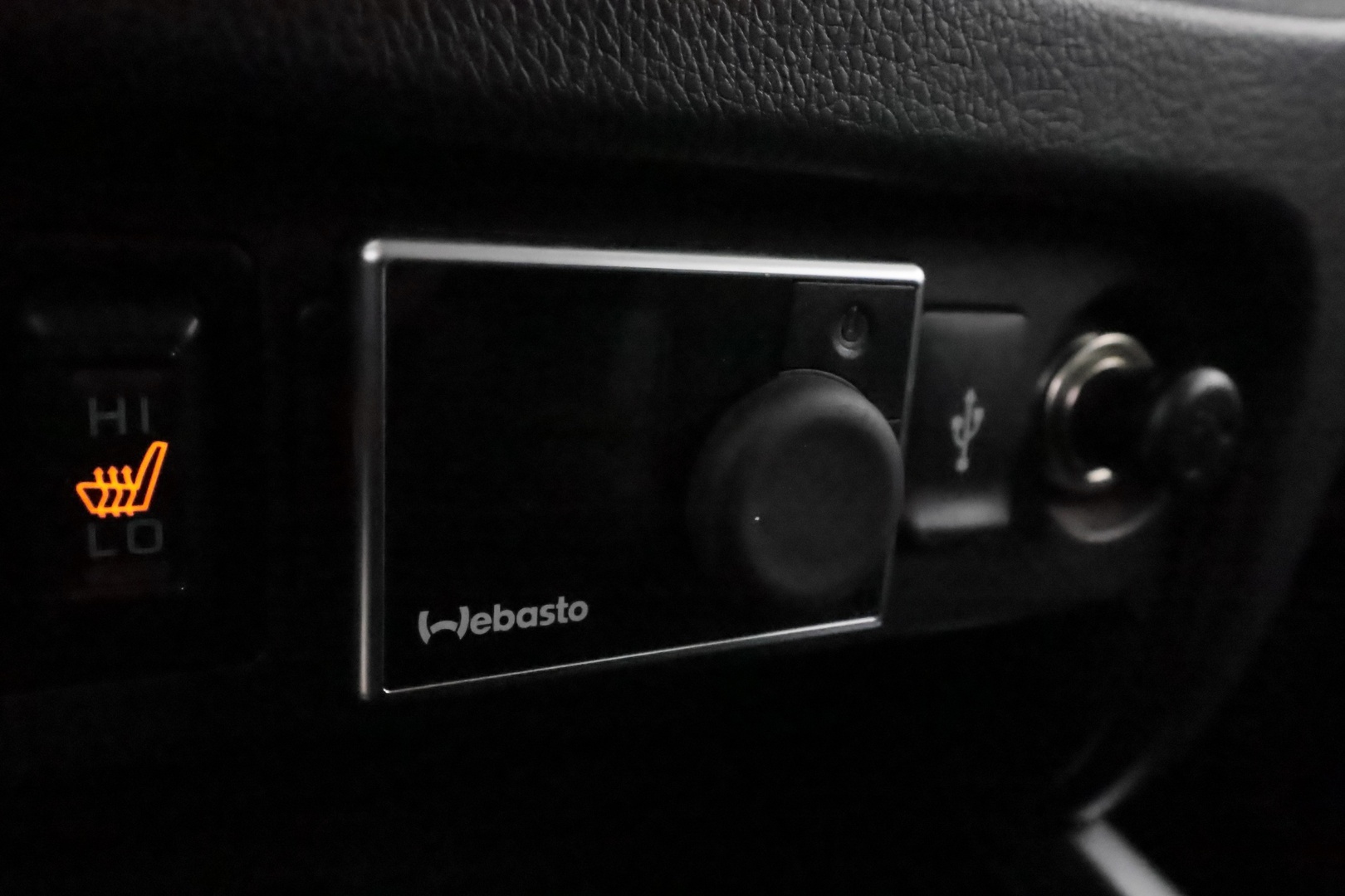 MITSUBISHI L200 2016